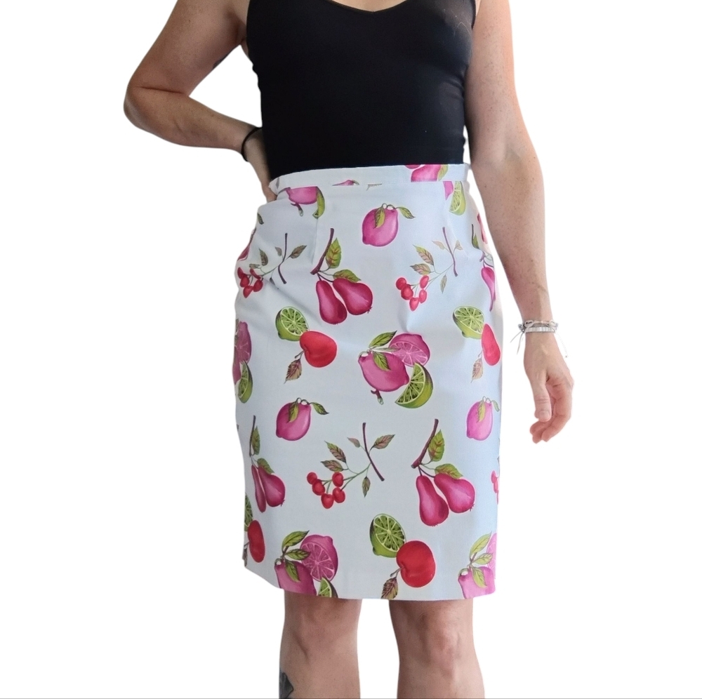 Vintage Chelsea Studio Fruit Skirt Womens 4 White Citrus Feminine Sweet Office